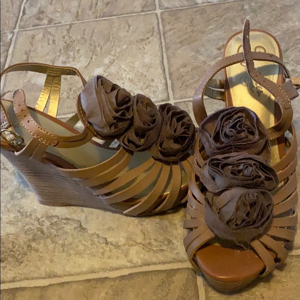 Sized 9 women’s wedge  shoes